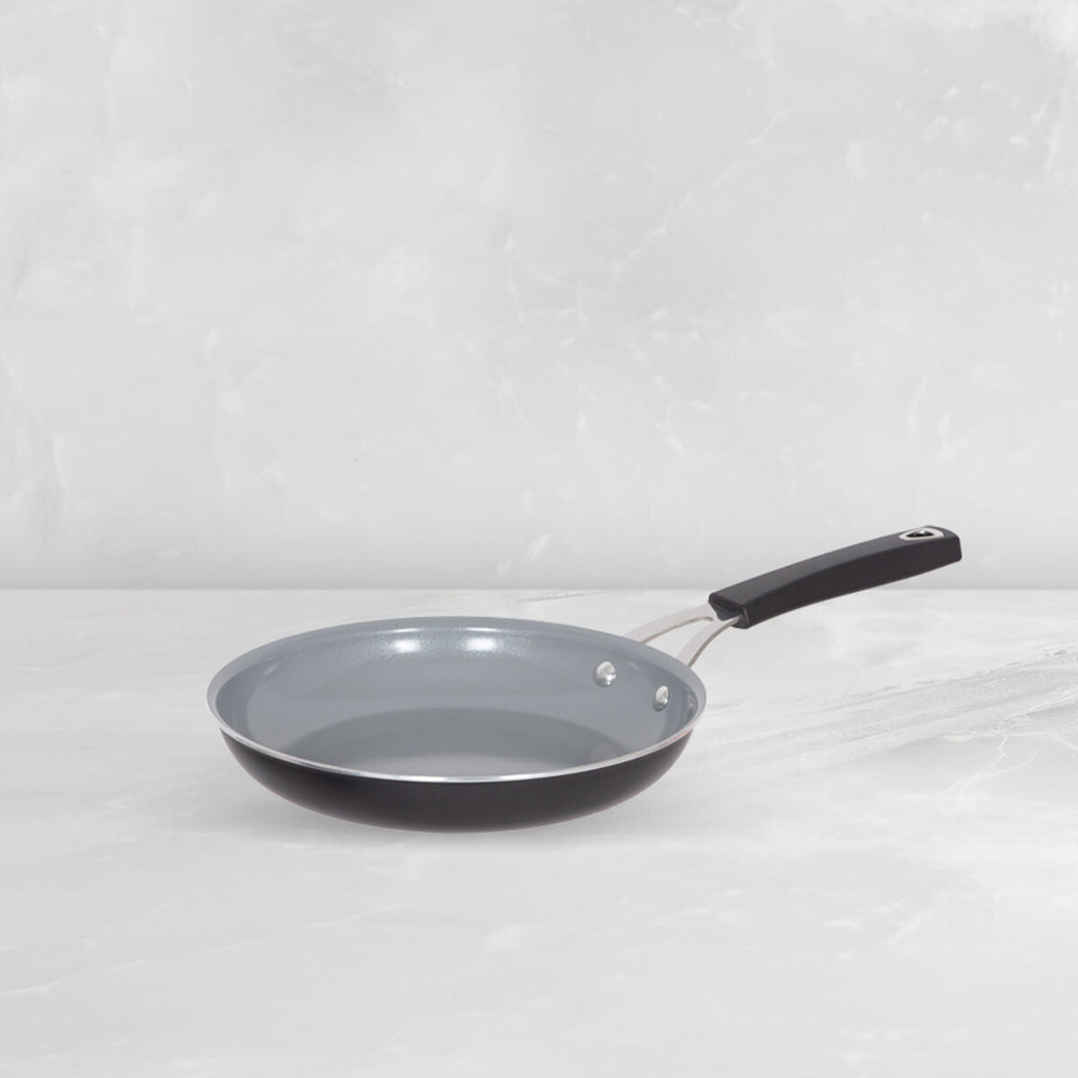 Cuisinart Skillet | 525IRC-20BKC | 8" Recycled Aluminum with PurelyCeramic™
