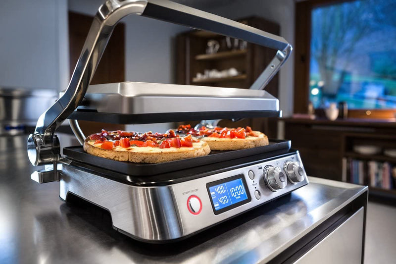 DeLonghi Livenza All-Day Grill, Griddle & Waffle Maker: 1800W, large 14.5" x 9" surface, digital controls, die-cast s/s | CGH1030D