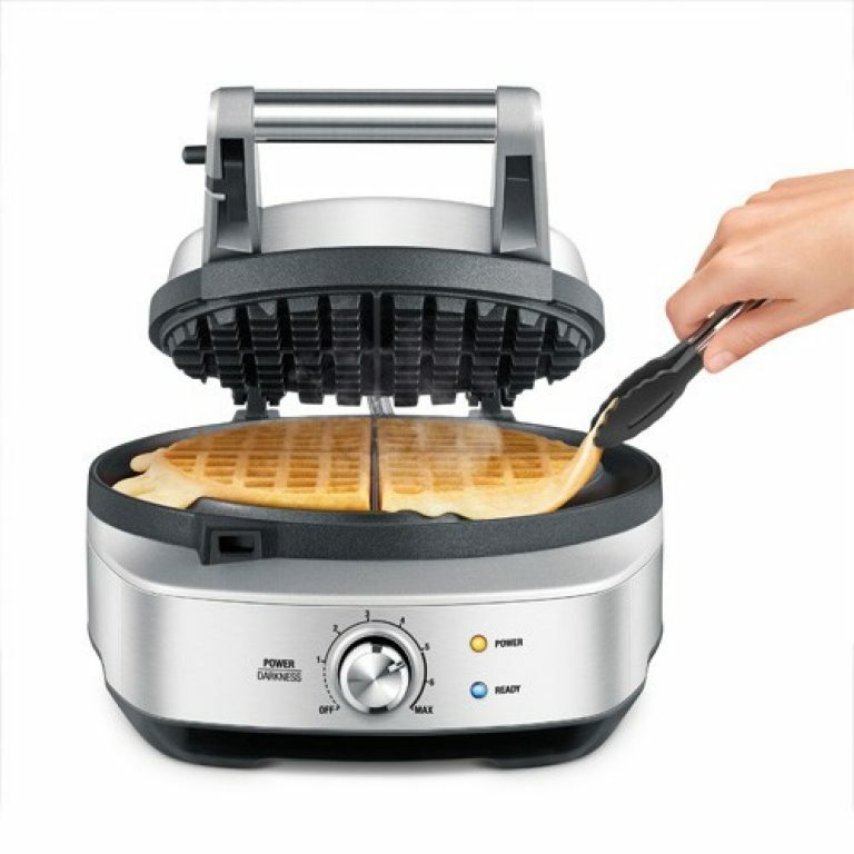 Breville Waffle Maker |BWM520BSS| round "the No Mess Waffle"